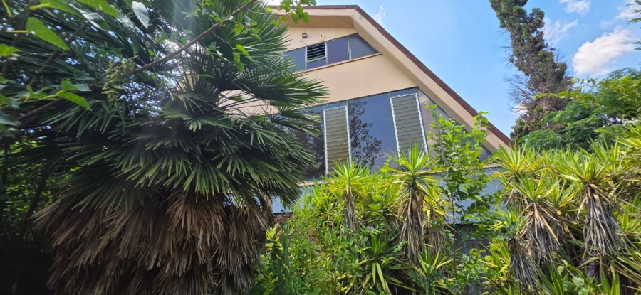 6 Bedroom Property for Sale in Wilkeville North West